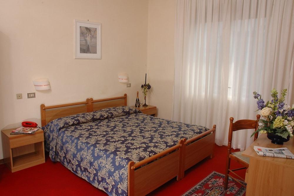 Hotel Moderno Τζεσόλο Λίντο Εξωτερικό φωτογραφία